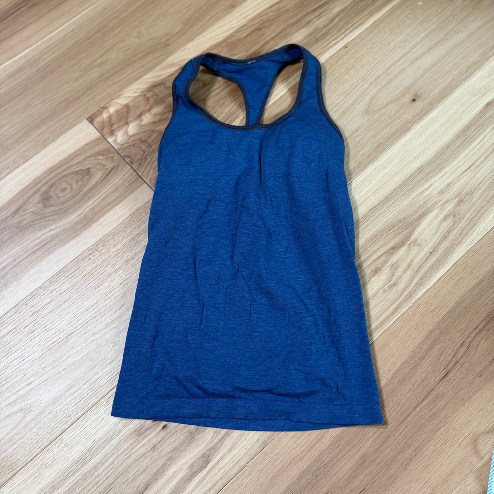 Lululemon Ebb & Flow Racerback Tank Women Size 4 Heather Blue Seamless Bra Pads